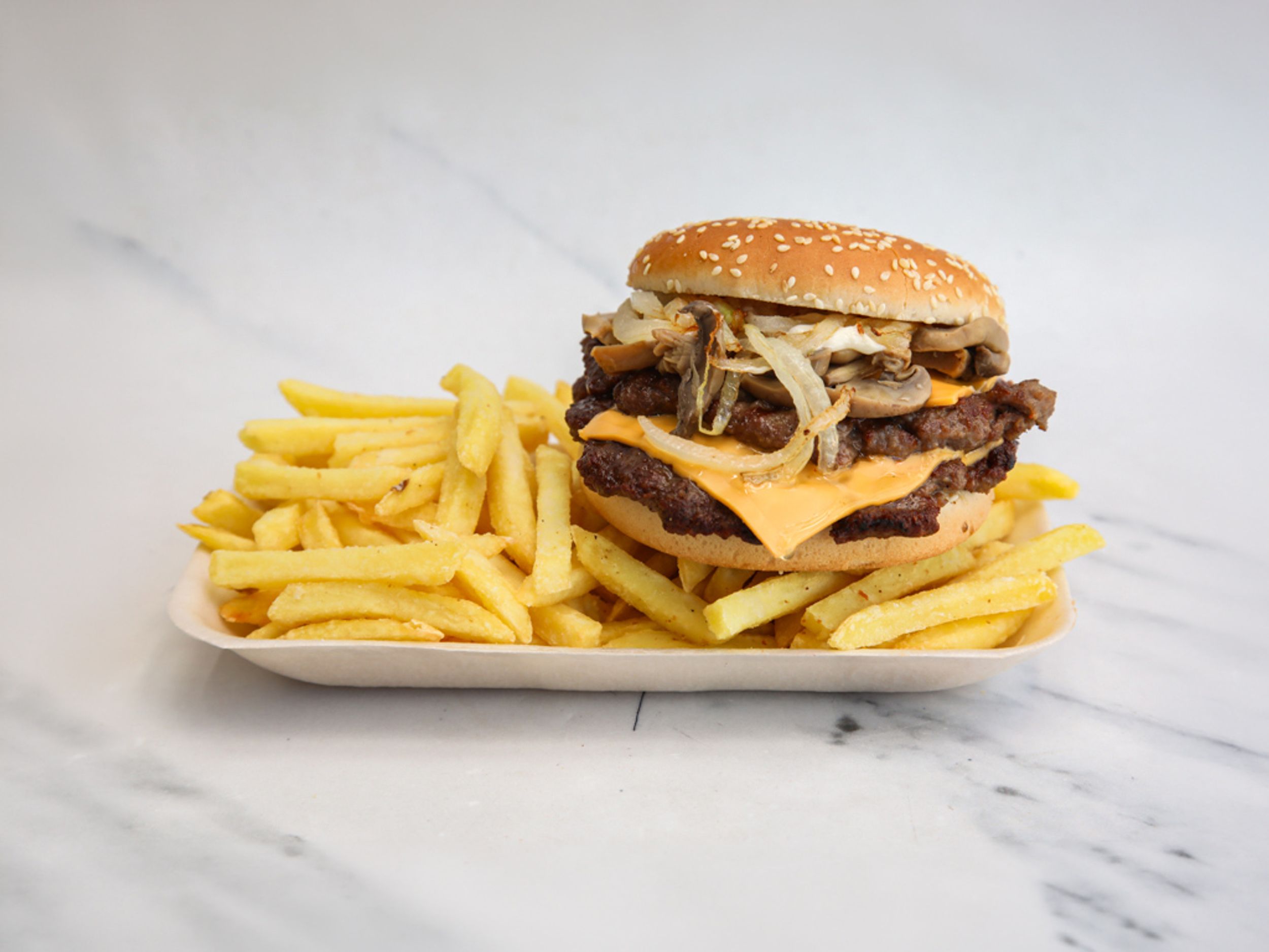 NEW YORKER SMASH with Fries